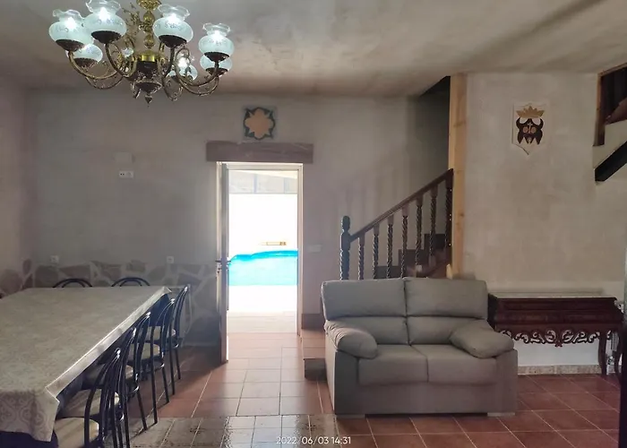 בית נופש Banos Del Rey Con Piscina Climatizada *