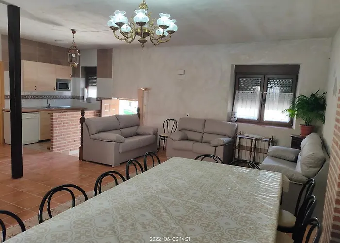 בית נופש Banos Del Rey Con Piscina Climatizada *